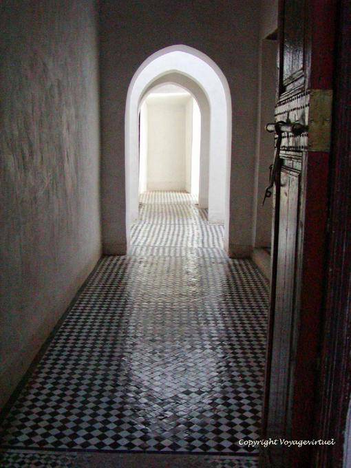 Corridoio con zelliges piastrelle, Palazzo Bahia, Marrakech - Marocco