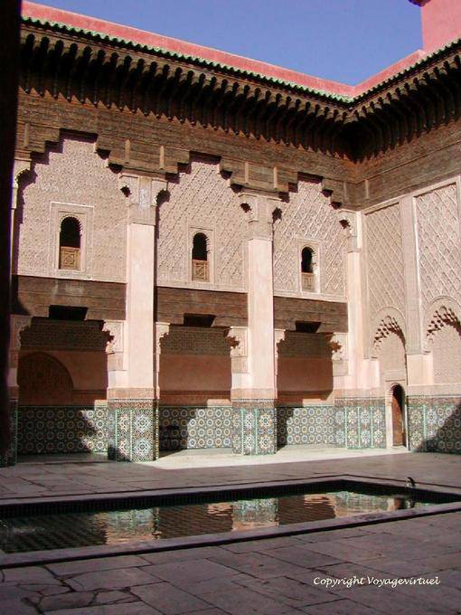 Il muro di un'ala attorno al patio centrale, Ben Youssef Madrasa, Marrakech - Marocco