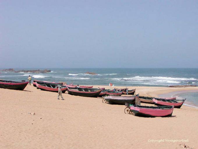 Barche da pesca riposo in spiaggia Oualidia - Marocco