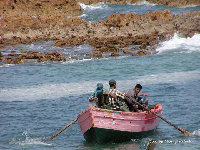 Rinforzo Dopo il passo, remi e rocce, pericolo Oualidia - Marocco