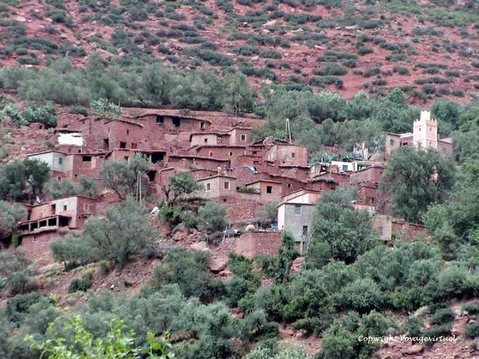 Case e terreni sono uno, villaggio berbero in Valle di Ourika - Marocco