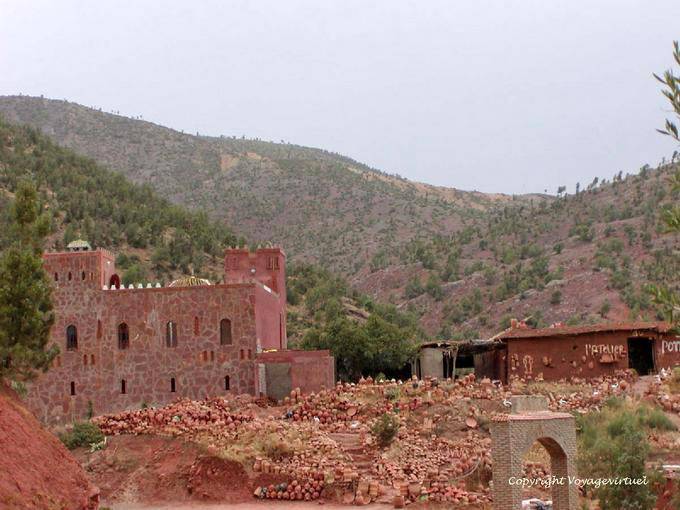 Laboratorio di Potter e ceramica a Tafza, Ourika Valley - Marocco