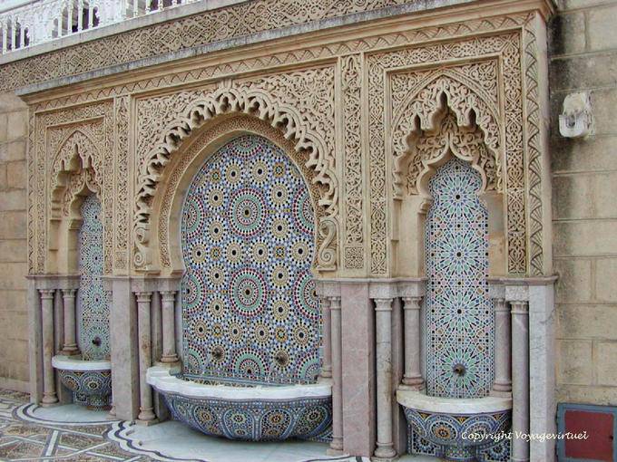 Art stucco e zelliges, fontana Mausoleo di Mohammed V, Rabat - Marocco