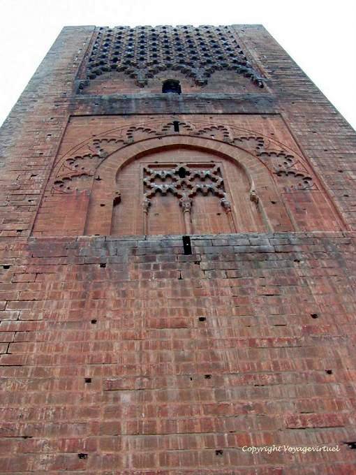 Concentrarsi su un lato della Torre Hassan, Rabat - Marocco