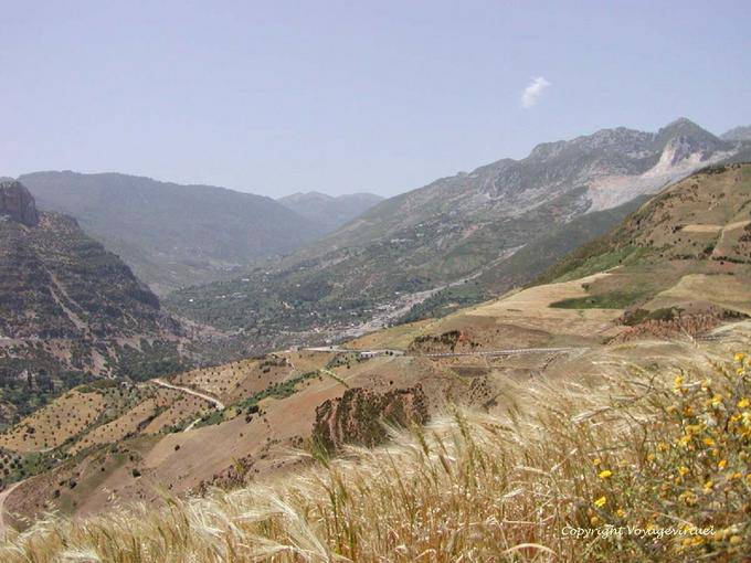 Montagne del Rif e valle verso Issaguen - Marocco