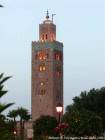 Illuminazione del minareto della moschea dei librai, Koutoubia, Marrakech, Marocco.
