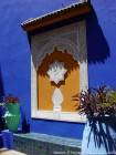 Stucco raffinato tra luce e ombra, il museo berbero, Jardin Majorelle, Marrakech, Marocco.