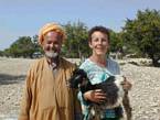 Essaouira, guidare con un pastore tra argan, Marocco.