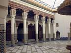 Le colonne del patio, Museo di Marrakesh, Marocco.