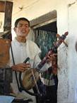 Musica improvvisata mercato berbero, su Essaouira, Marocco.