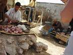 Il macellaio a cielo aperto, mercato berbero, Essaouira, Marocco.