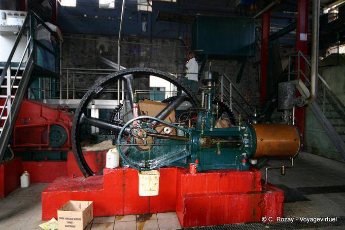 Macchinari in Rhumerie Neisson, Carbet - Martinica