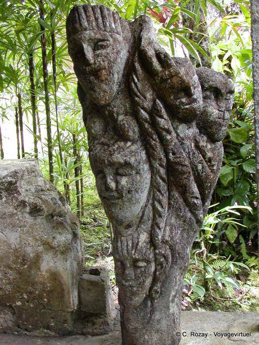 Sculture in legno, giardino di Balata - Martinica