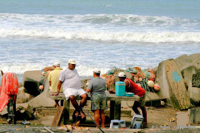 Attesa per i pescatori a Atlantic, Grand'Rivière - Martinica