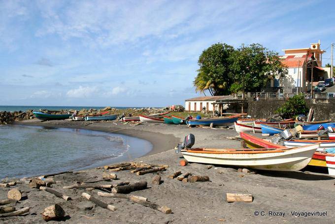 La spiaggia del porto, il lato della città del mondo, Grand'Rivière - Martinica