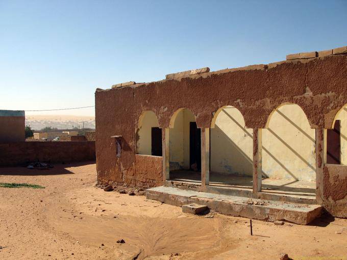 Casa abbandonata con archi, Boutilimit, Mauritania