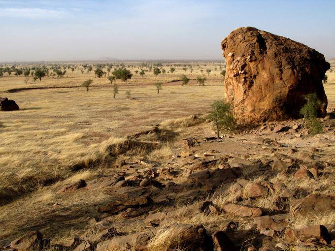 Rock and vista della strada per M'bout Souffa, Mauritania