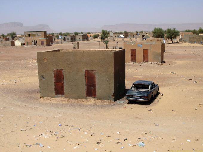 Maure Housing e vecchia auto, Hope Road, Mauritania