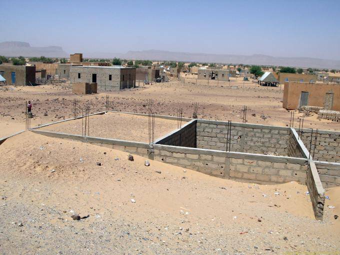 Fondazioni in un villaggio in costruzione, Hope Road, Mauritania