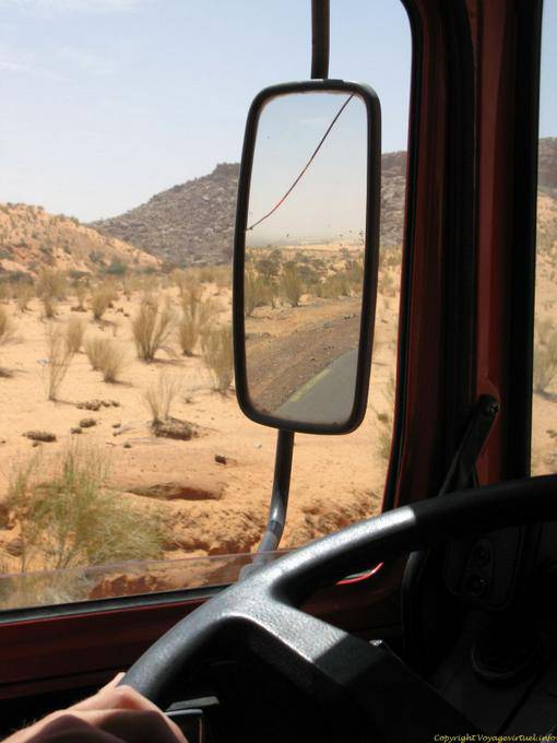 Vision nello specchietto retrovisore, Hope Road, Mauritania