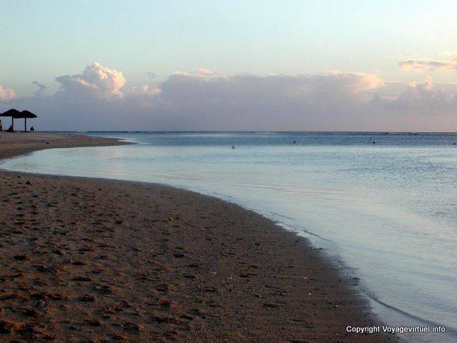 Spiaggia Flic en Flac, luce della sera, Mauritius.