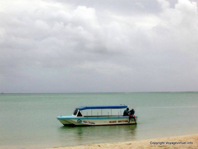 Barca sulla spiaggia di Le Morne, Mauritius.