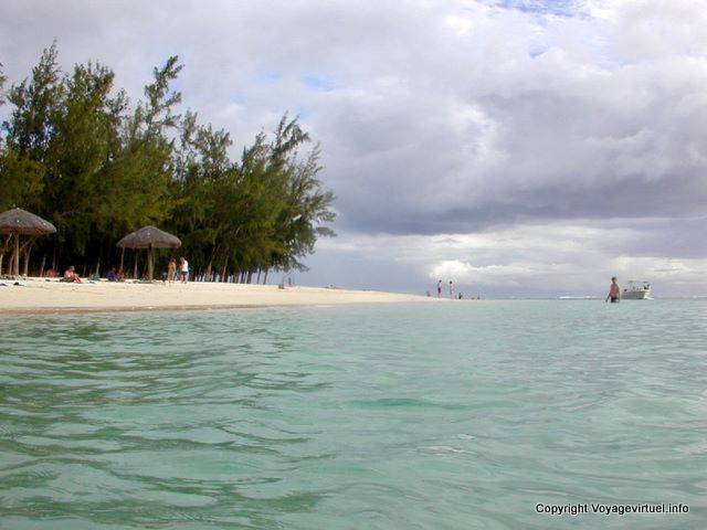 Flic en Flac, la spiaggia al mare, Mauritius.