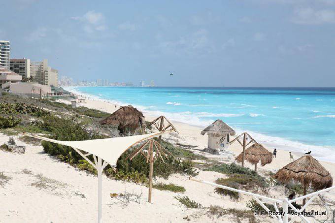 Vista della baia e della città, Playa Delfines, Cancun - Messico