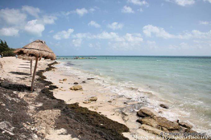 Ombrelloni sulla spiaggia, Puerto Juárez - Messico