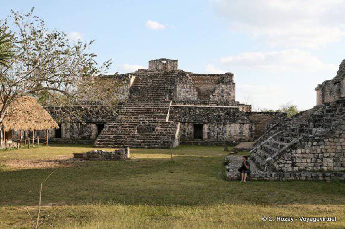 Il Palazzo ovale visto di fronte, Ek Balam - Messico