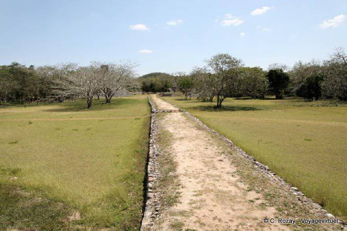 Il Sacbe o bianco percorso dei Maya Lowlands, Labná - Messico