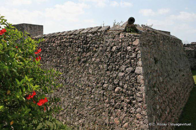 Angolo del muro del Forte di San Felipe, Laguna Bacalar - Messico