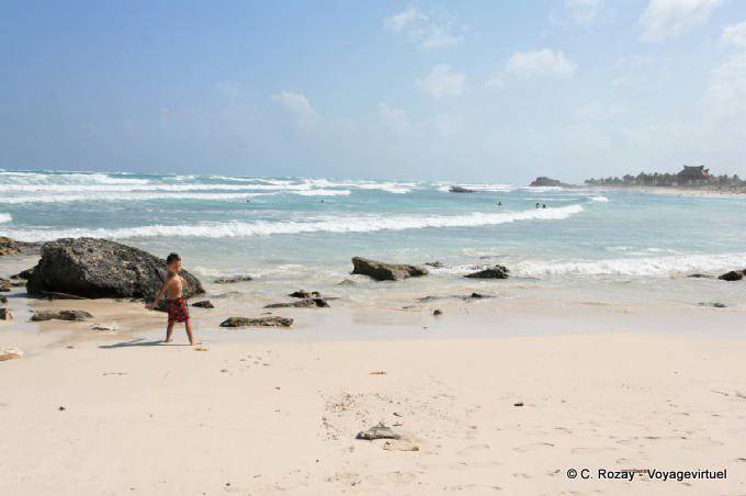 Onde dell'oceano, spiaggia Paamul, Yucatan - Messico