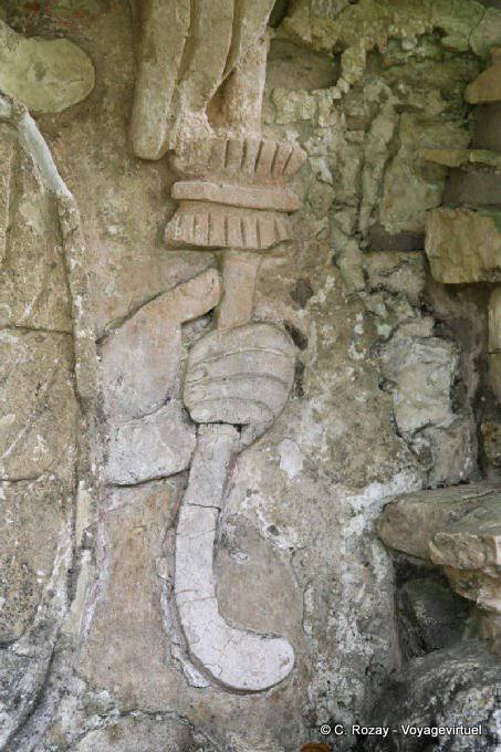 Focus sulla mano del dio della tempesta di Teotihuacan, Gruppo Nord, Palenque - Messico