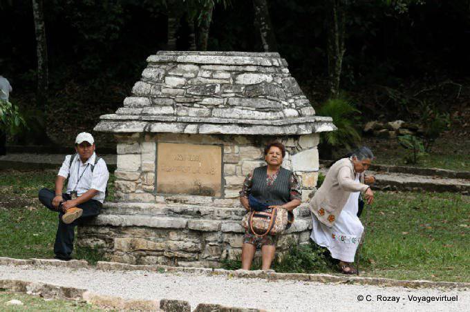 Appoggiare durante la visita, Palenque - Messico