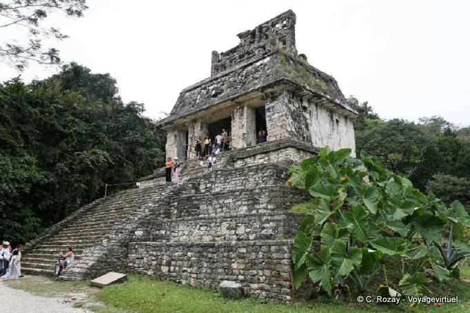 Dedicato a GIII, il tempio del Sole sulla sua piramide, Palenque - Messico
