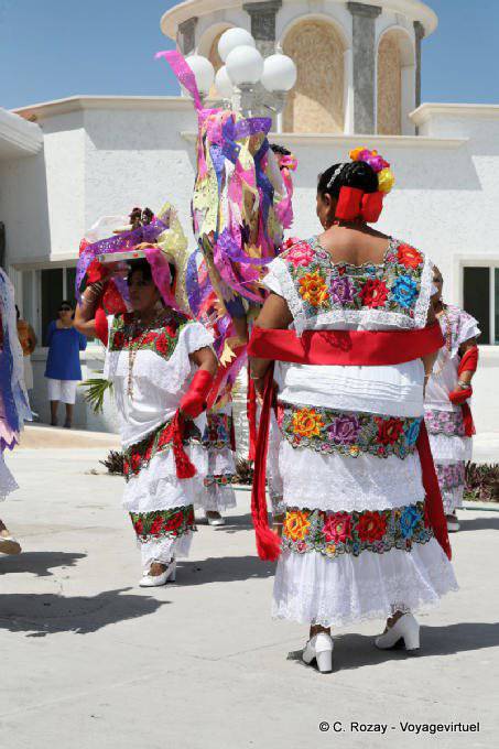 Balletto in costume tipico, Puerto Morelos - Messico