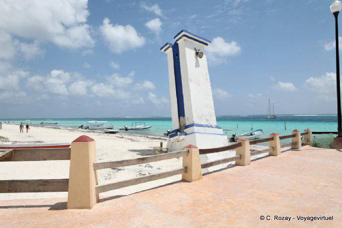 Il faro è stato devastato dal ciclone, Puerto Morelos - Messico