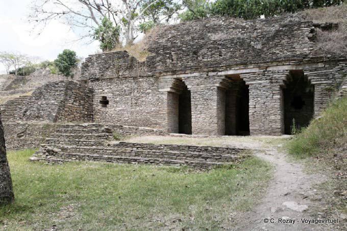 Il Palazzo delle Tenebre, il primo livello dell'Acropoli, Tonina - Messico