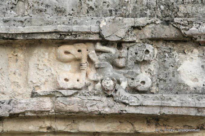 Particolare di una scultura su un muro, Tempio di affreschi, Tulum - Messico