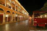Arcades, Calle del Comercio, Campeche by night, Messico.