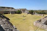 Panorama della piazza centrale del sito archeologico di Kabah, Messico.