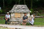Appoggiare durante la visita, Palenque, Messico.