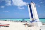 Un'altra vista del vecchio faro sembrava, Puerto Morelos, Messico.
