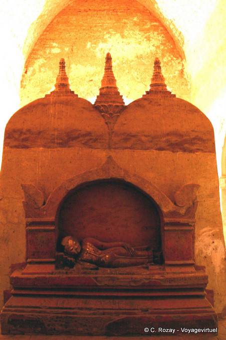 Dhammayangyi Tempio, Buddha sdraiato, Bagan - Myanmar (Birmania)