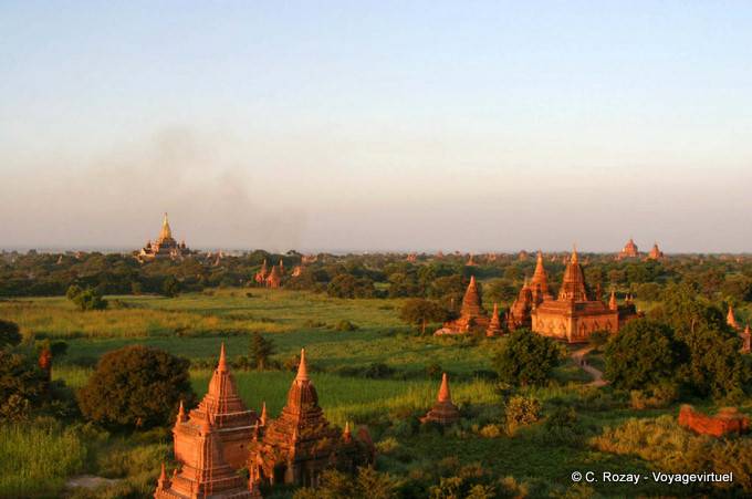 Luci di sera sui templi e pagode, Bagan - Myanmar (Birmania)