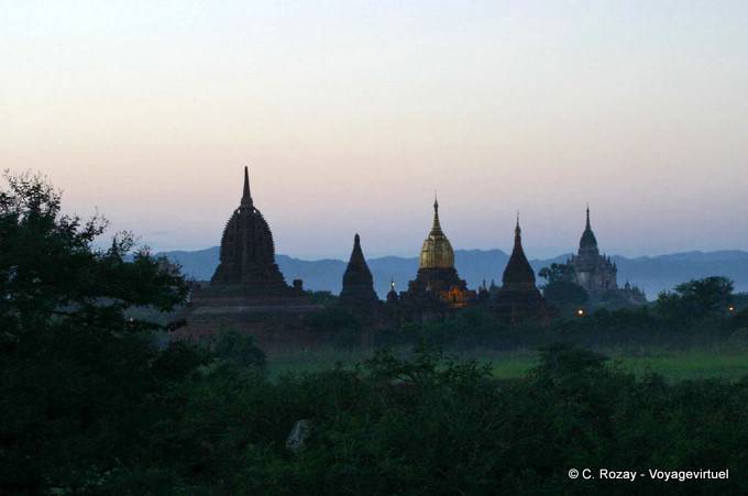 Nebbia Evening in Bagan - Myanmar (Birmania)