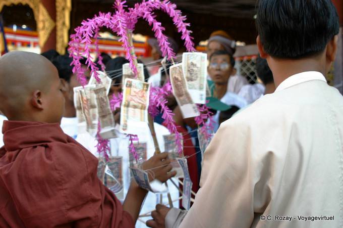 Biglietti buddista offerta Bagan - Myanmar (Birmania)