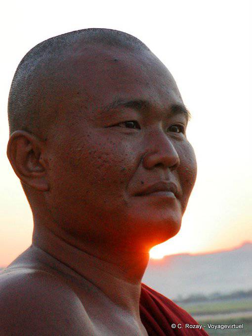 Ashinhsiha monaco buddista Bagan - Myanmar (Birmania)