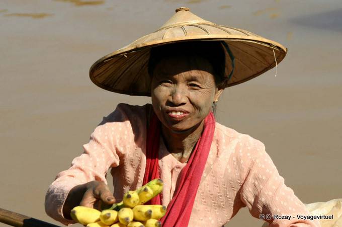 Banane Merchant Yaeo Ma, lago Inle - Myanmar (Birmania)